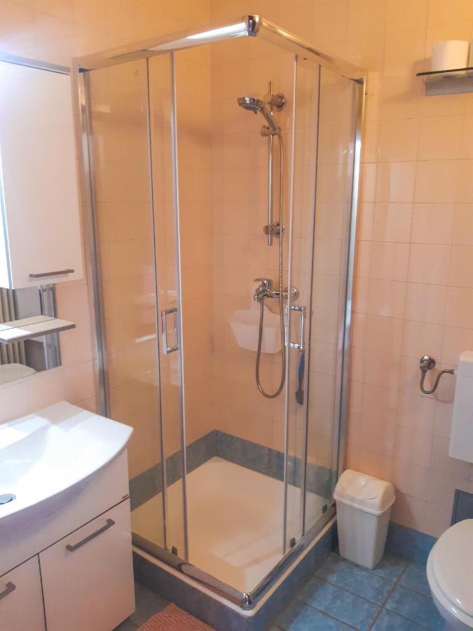 Apartmani Jutro Novalja Ngoại thất bức ảnh
