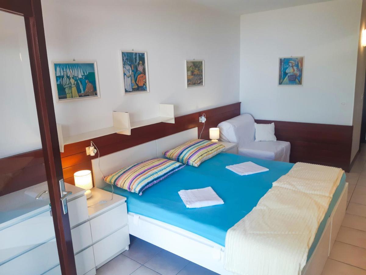 Apartmani Jutro Novalja Ngoại thất bức ảnh