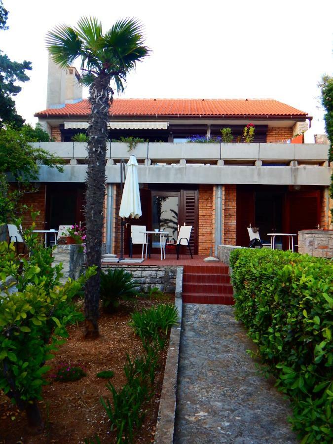 Apartmani Jutro Novalja Ngoại thất bức ảnh